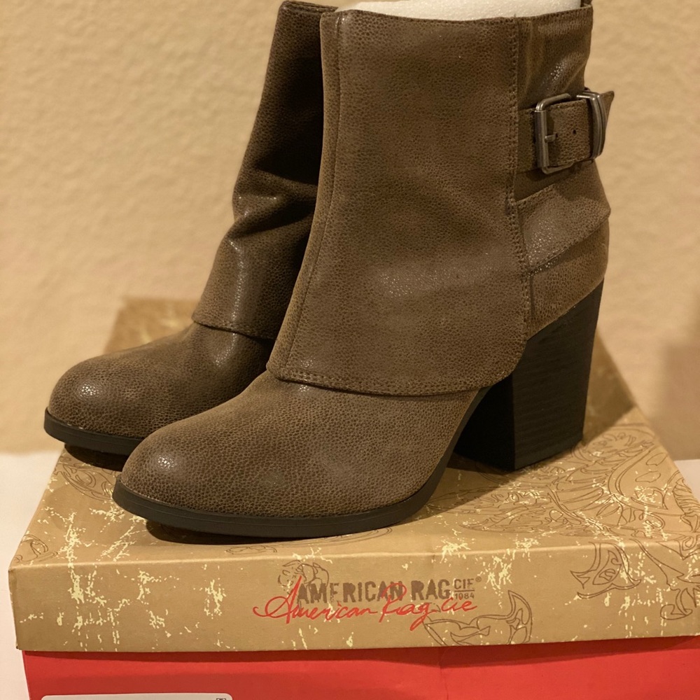 Beautiful boots! Never worn.